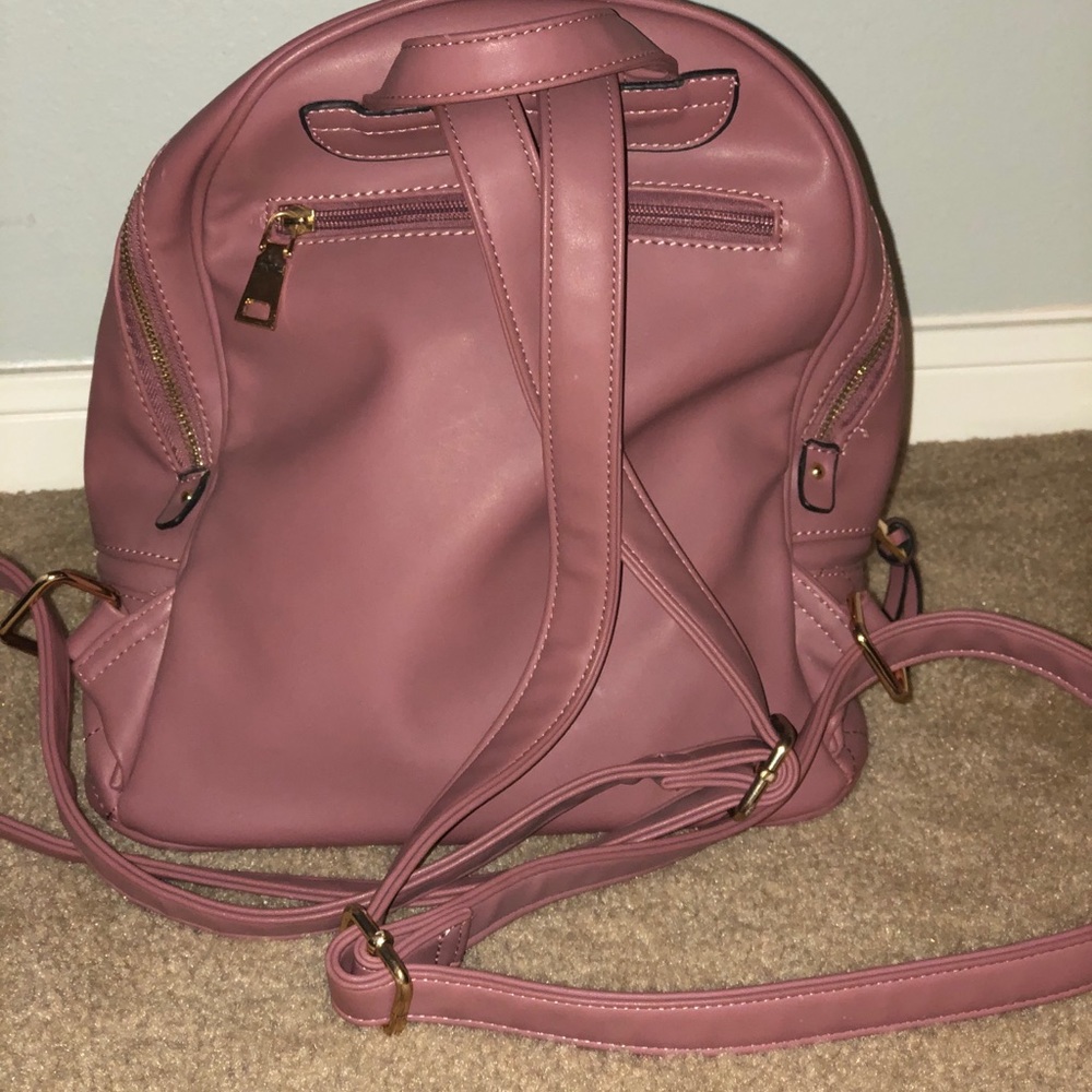 Beautiful Purse/Backpack - Picture 4 of 7